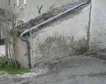 dégât remontées capillaires - Traitement des murs humides